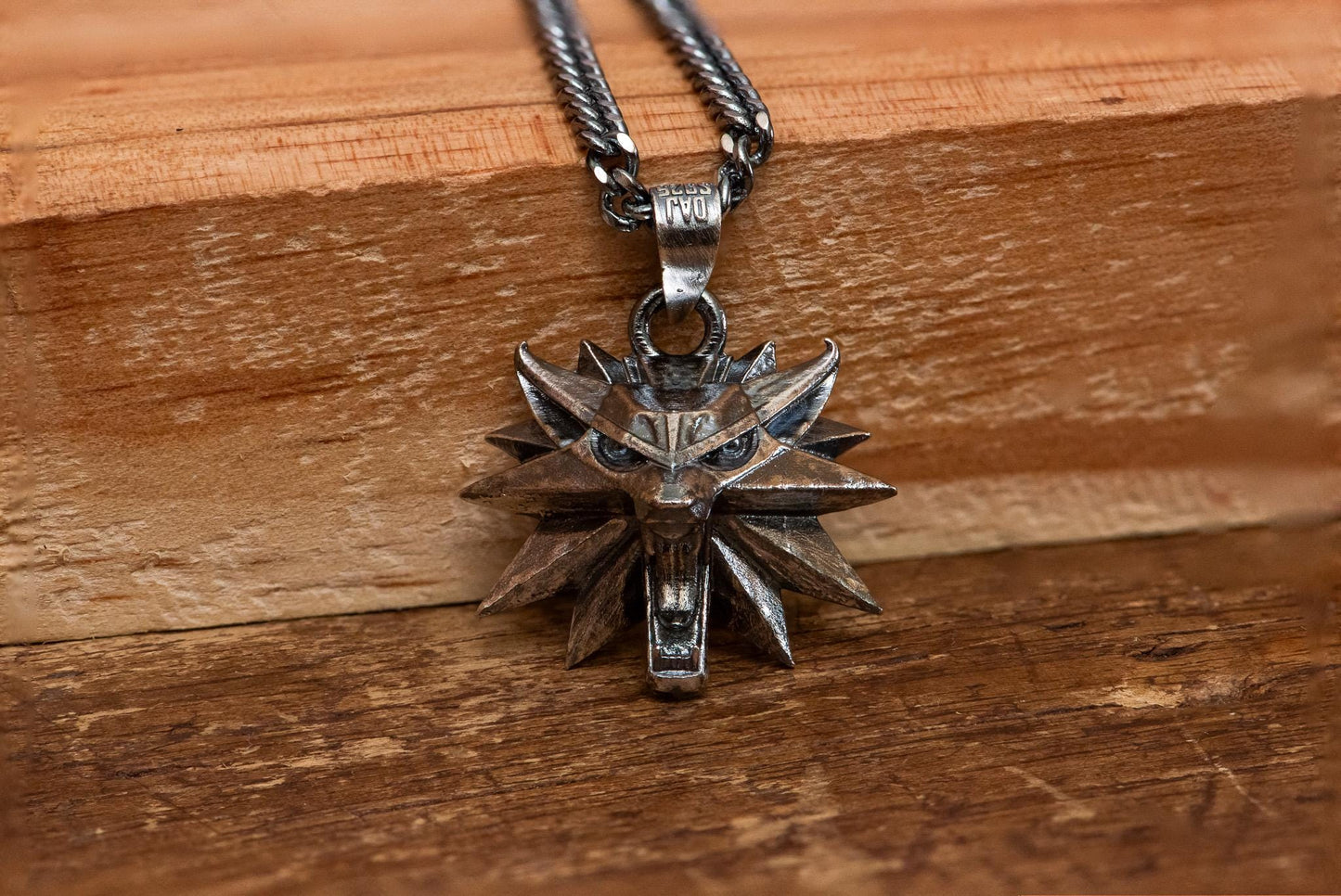 Oxidized Wolf Medallion Pendant, S925 Silver RPG Necklace for Men, Handmade Gothic Jewelry, Fantasy Gift, Medieval Style