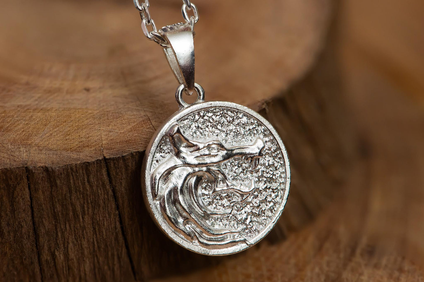 Oxidized Round Wolf Pendant Necklace S925 Sterling Silver, Double-Faced Wolf Jewelry for Men, Handcrafted Fantasy Accessory