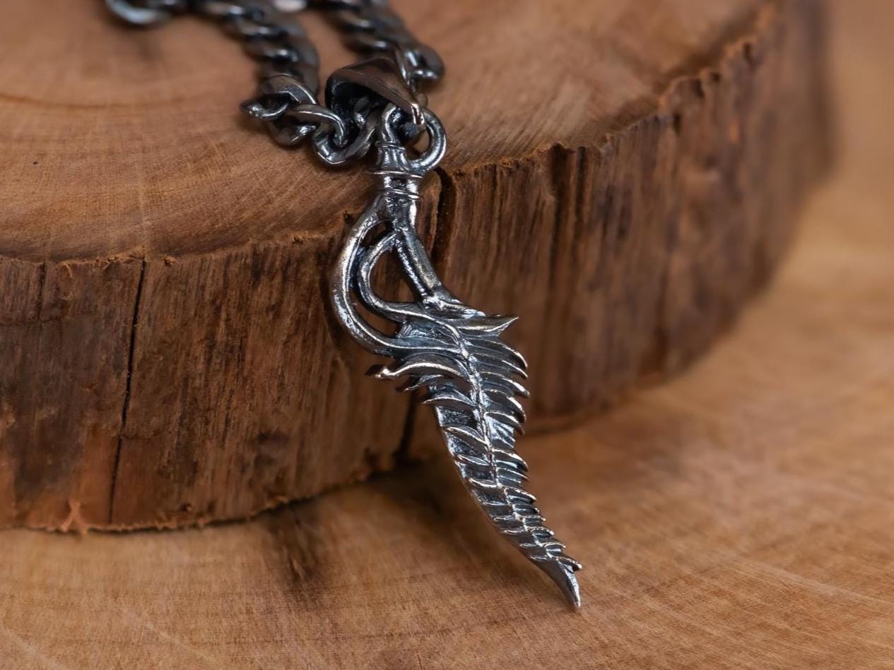 Reduvia Dagger Pendant Oxidized S925 Dark Silver Necklace for Men, Gothic Knife Jewelry, Handmade RPG Accessory Gift for Gamer