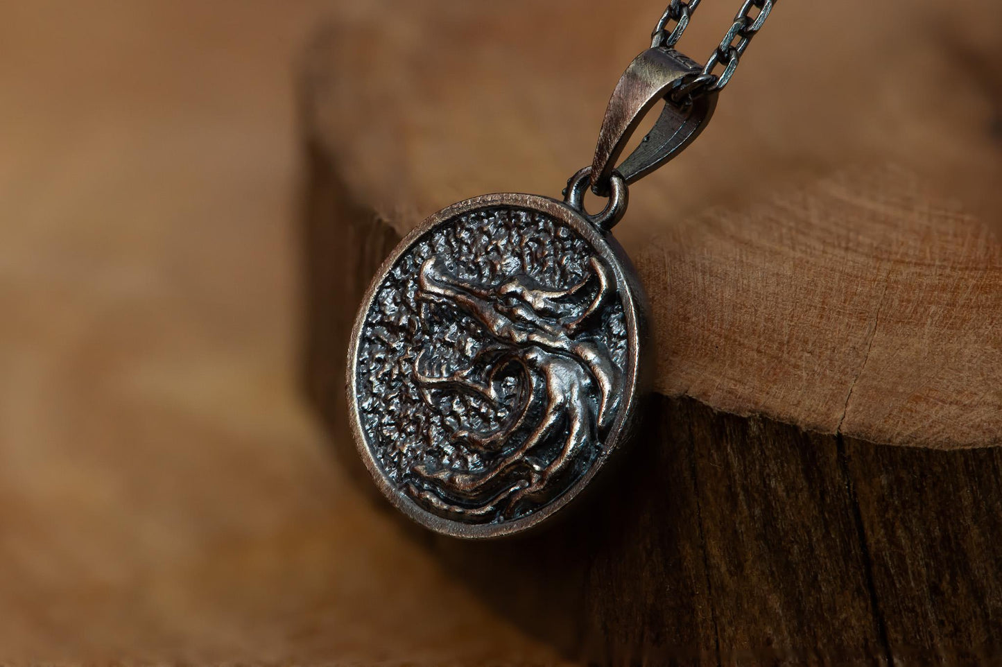 Oxidized Round Wolf Pendant Necklace S925 Sterling Silver, Double-Faced Wolf Jewelry for Men, Handcrafted Fantasy Accessory