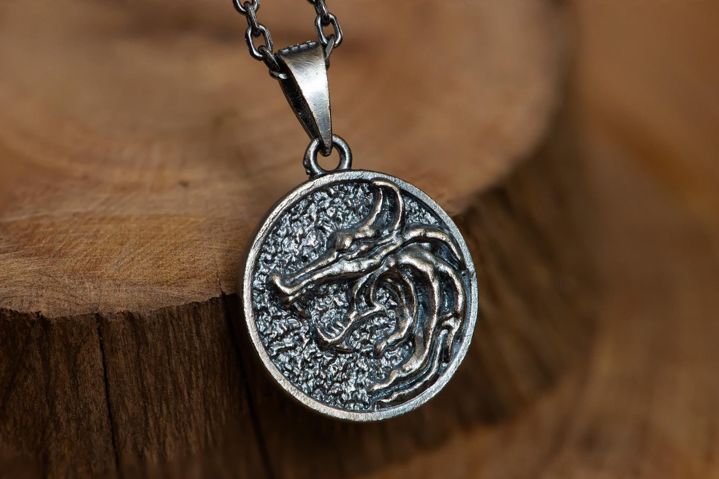 Oxidized Round Wolf Pendant Necklace S925 Sterling Silver, Double-Faced Wolf Jewelry for Men, Handcrafted Fantasy Accessory