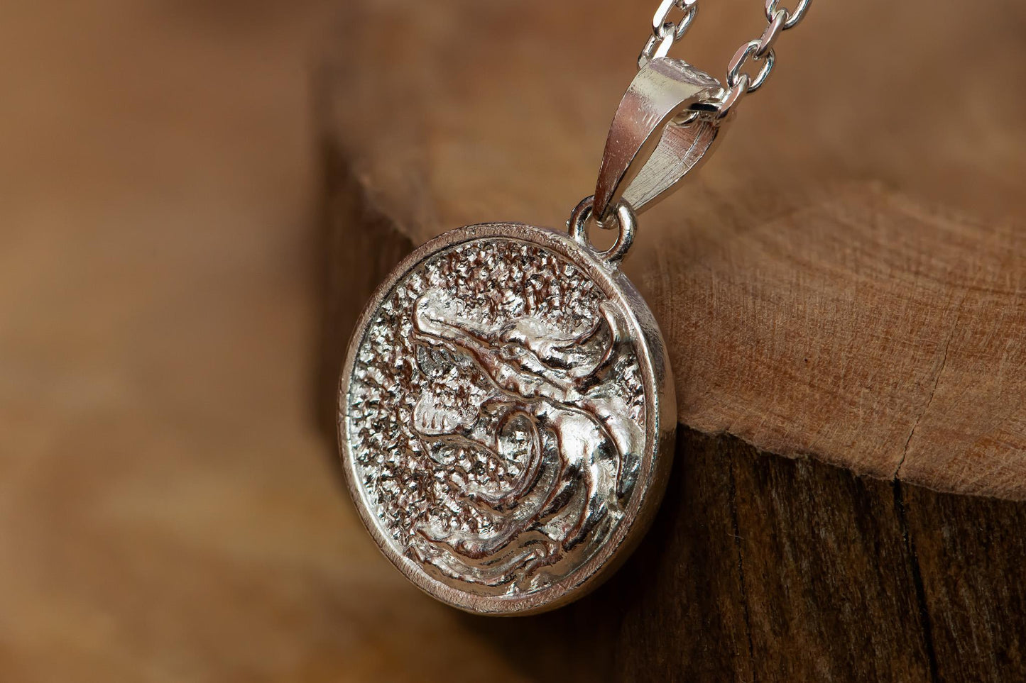 Oxidized Round Wolf Pendant Necklace S925 Sterling Silver, Double-Faced Wolf Jewelry for Men, Handcrafted Fantasy Accessory