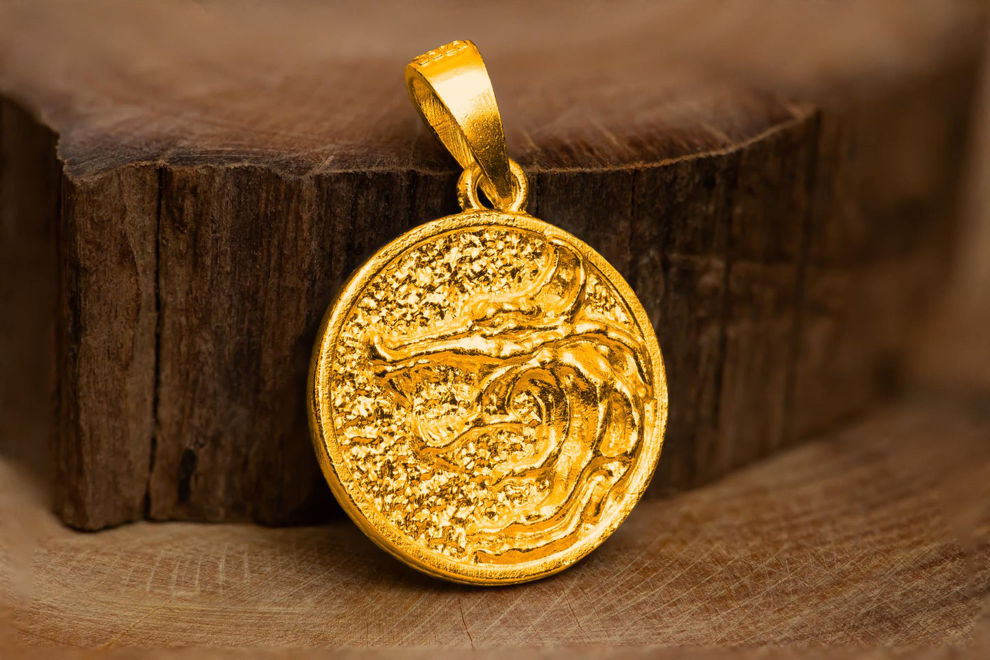 Oxidized Round Wolf Pendant Necklace S925 Sterling Silver, Double-Faced Wolf Jewelry for Men, Handcrafted Fantasy Accessory